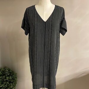 MADEWELL DRESS NOVEL STRIPED V NECK SHIFT DRESS BLACK / WHITE SIZE S LIKE NEW
